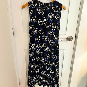 Lovely light and comfortable Theory dress. Excellent condition.